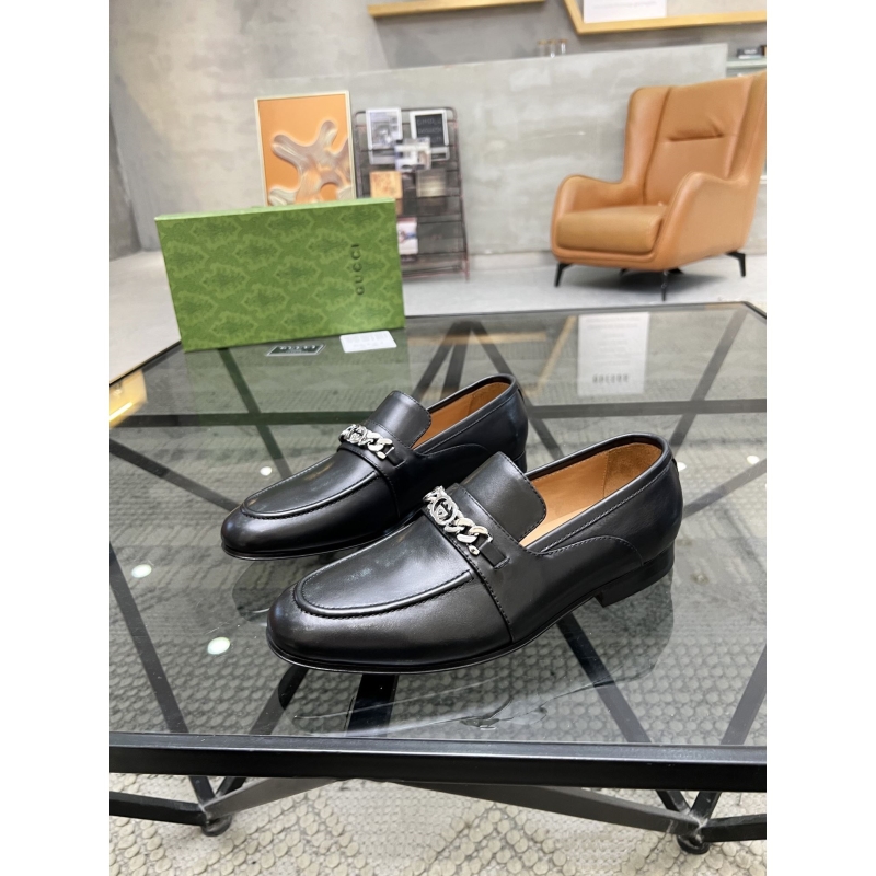 G*u*i leather shoes